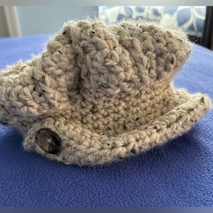 Women’s pageboy winter hat